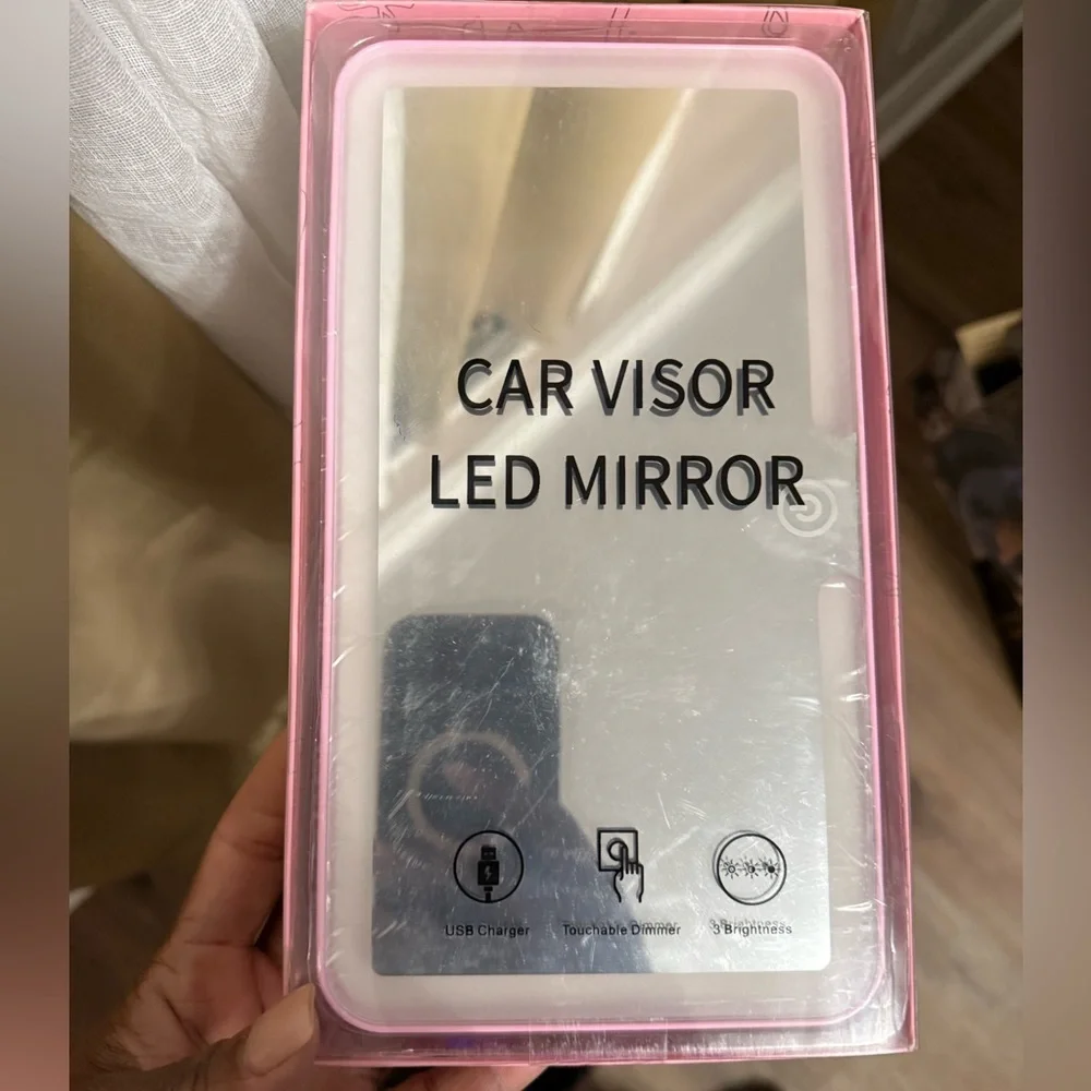 Car Visor LED Mirror with USB Charger - Pink new in package - Picture 1 of 2
